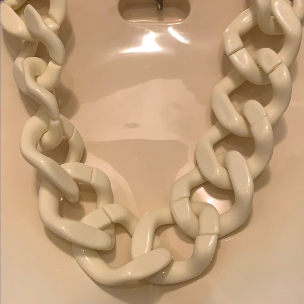 Express large resin link necklace